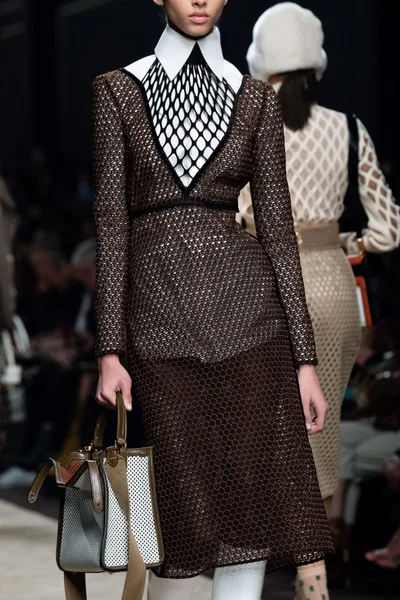 Look 70